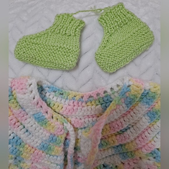 Handmade Baby Sweater and Booties🤍 - Picture 3 of 9